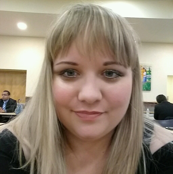 Meet your Posher, Kristin - Picture 1 of 1